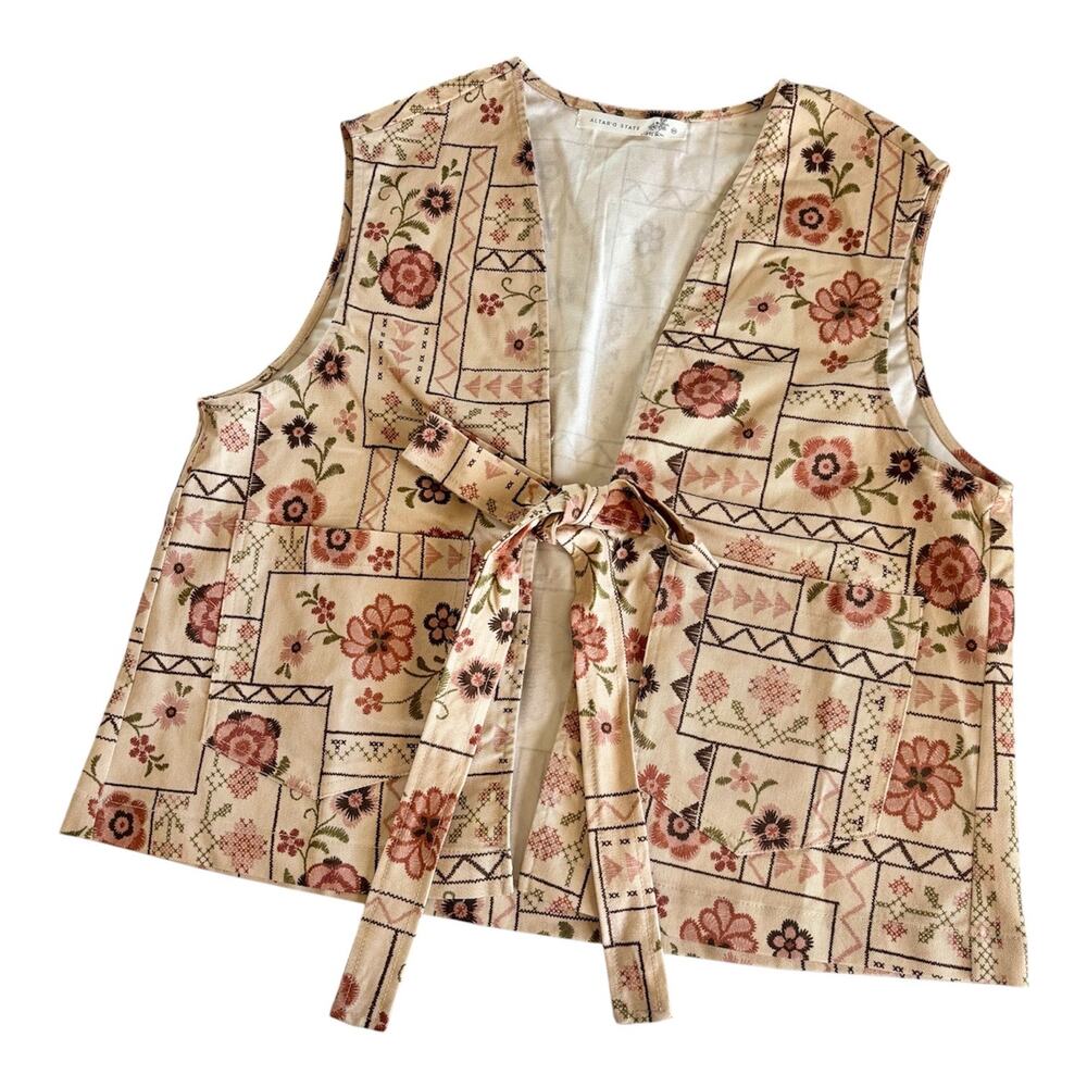 Altar'd State Floral Patchwork Tie Front Vest Women’s Medium Cottagecore Boho